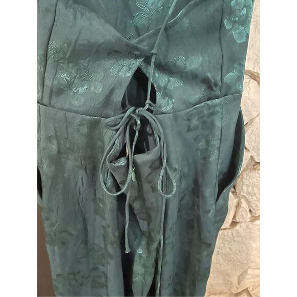 Urban Outfitters Women’s Green Uo Lily Jacquard Lace-Up Wide Leg Jumpsuit Size 6 - Picture 3 of 7